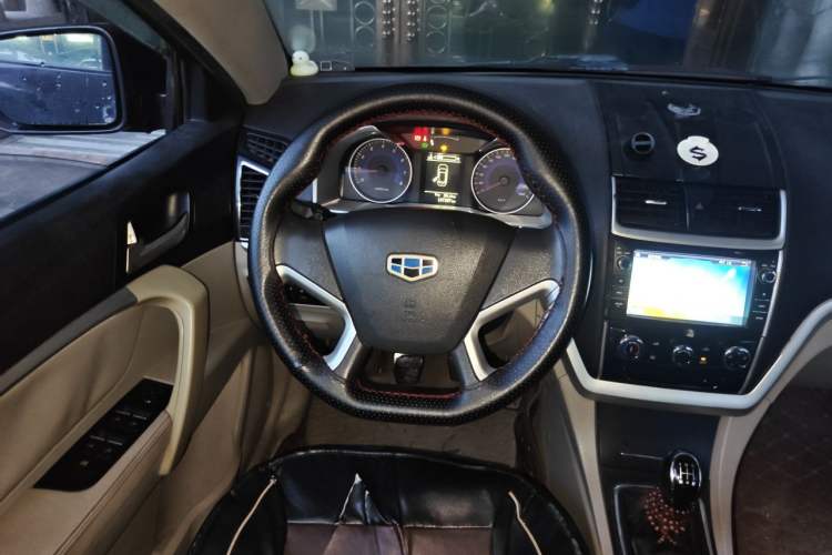 Used Geely Auto Emgrand 2014 Sedan 1.5L Manual Fashion Edition Steering Wheel