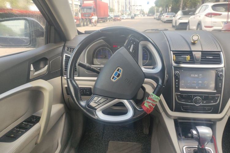 Used Geely Auto Emgrand 2014 Sedan 1.5L CVT Elite Model Steering Wheel