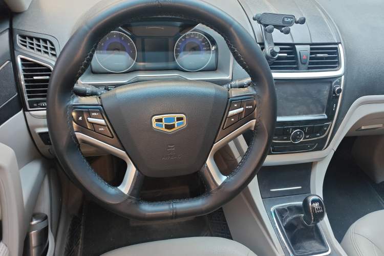 Used Geely Auto Emgrand 2014 Sedan 1.3T Manual Elite Model Steering Wheel