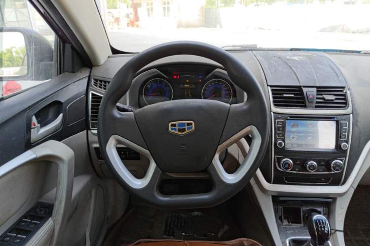 Used Geely Auto Emgrand 2014 Sedan 1.5L Manual Fashion Edition Steering Wheel