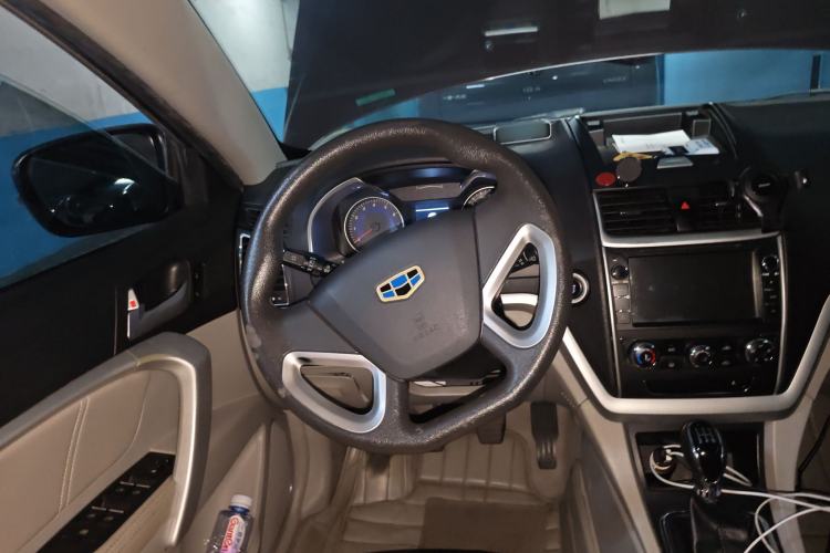 Used Geely Auto Emgrand 2014 Sedan 1.5L Manual Fashion Edition Steering Wheel