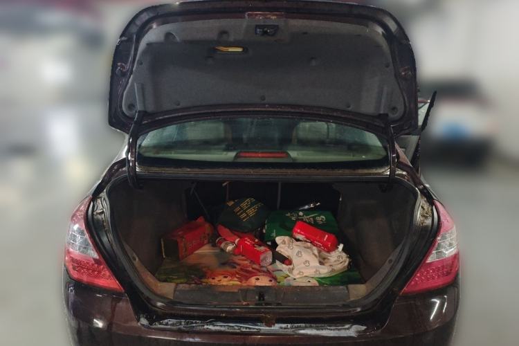 Used Geely Auto Emgrand 2014 Sedan 1.5L Manual Fashion Edition Trunk