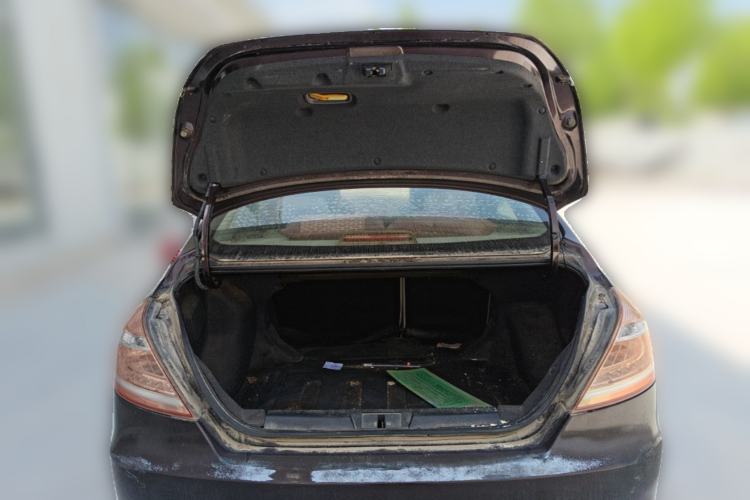 Used Geely Auto Emgrand 2014 Sedan 1.5L Manual Fashion Edition Trunk