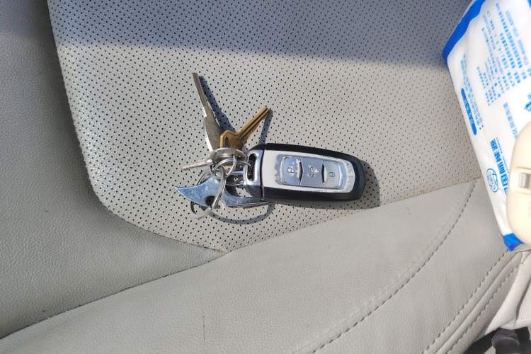 Used Geely Auto Emgrand 2014 Sedan 1.5L Manual Elite Model Vehicle Key
