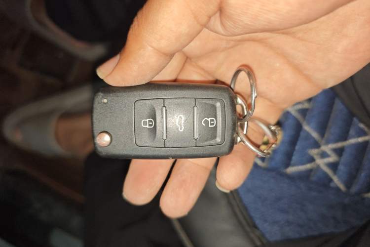 Used Geely Auto Emgrand 2014 Sedan 1.5L Manual Fashion Edition Vehicle Key