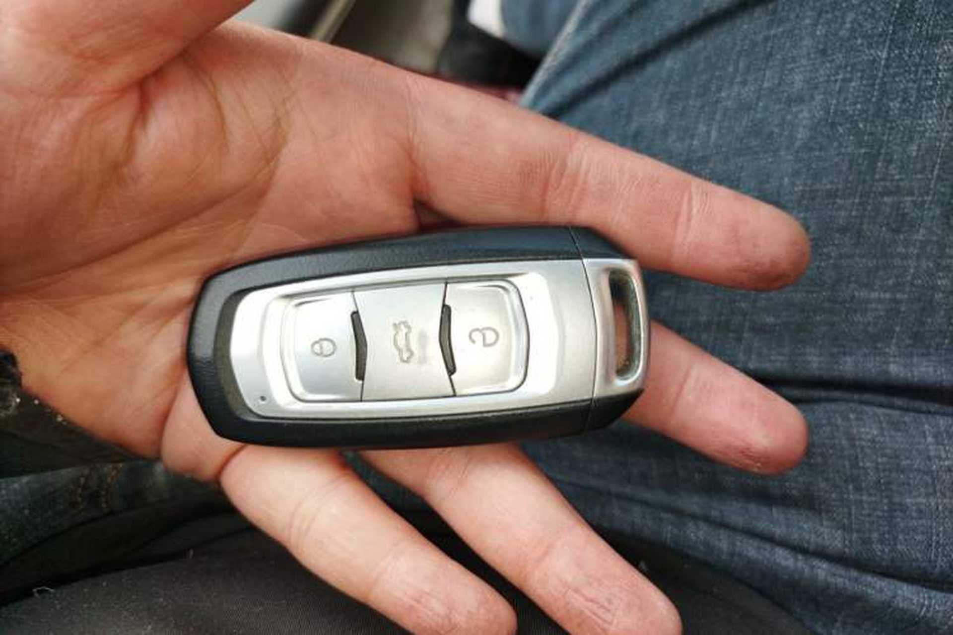 Used Geely Auto Emgrand 2014 Sedan 1.5L Manual Elite Model Vehicle Key