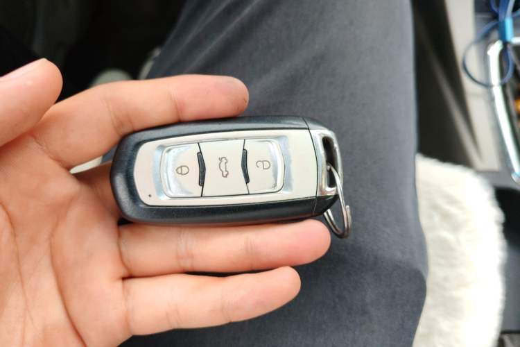 Used Geely Auto Emgrand 2014 Sedan 1.5L Manual Elite Model Vehicle Key
