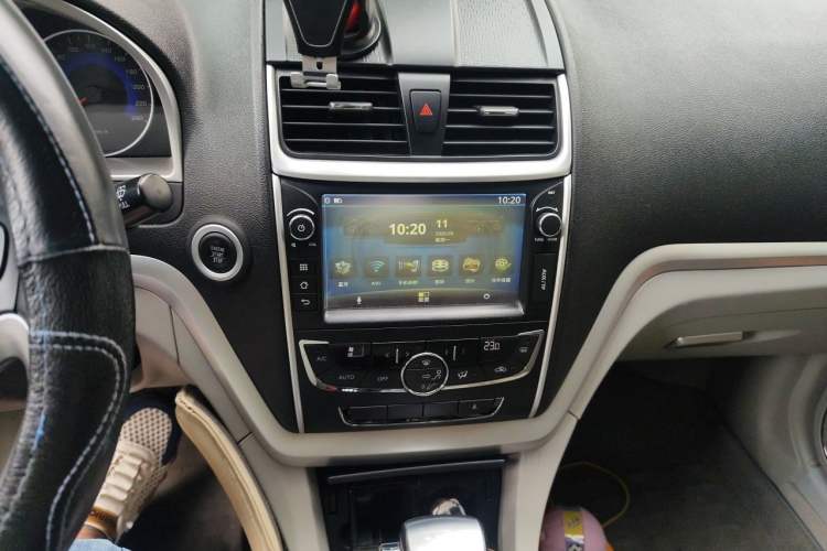 Used Geely Auto Emgrand 2014 Sedan 1.5L CVT Elite Model Audio And AC Panel