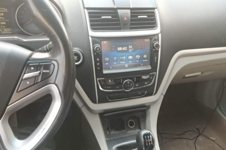 Used Geely Auto Emgrand 2014 Sedan 1.5L Manual Elite Model Audio And AC Panel