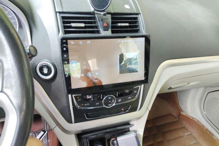 Used Geely Auto Emgrand 2014 Sedan 1.5L Manual Elite Model Audio And AC Panel
