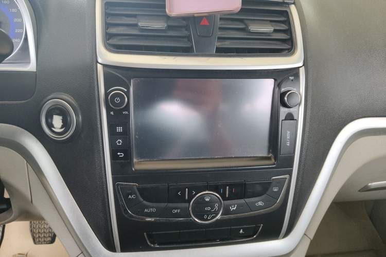 Used Geely Auto Emgrand 2014 Sedan 1.5L Manual Elite Model Audio And AC Panel