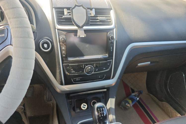 Used Geely Auto Emgrand 2014 Sedan 1.5L Manual Elite Model Audio And AC Panel