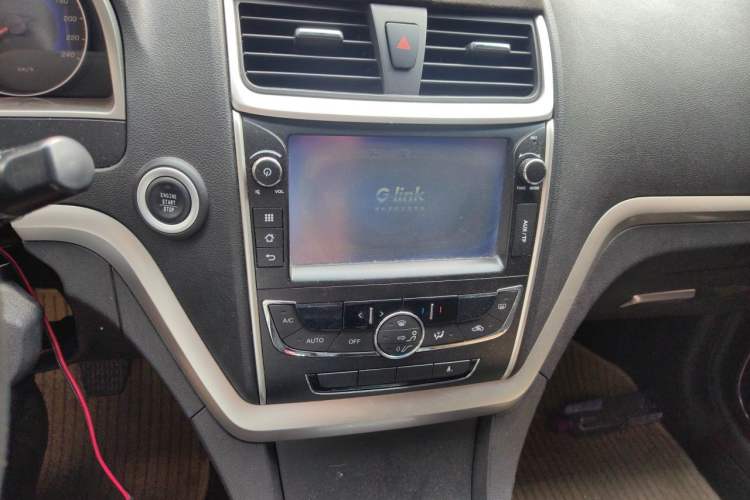 Used Geely Auto Emgrand 2014 Hatchback 1.5L Manual Elite Model Audio And AC Panel