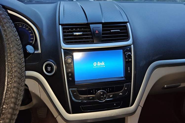 Used Geely Auto Emgrand 2014 Sedan 1.5L Manual Elite Model Audio And AC Panel