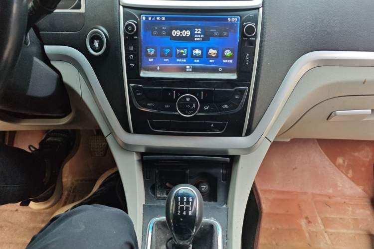 Used Geely Auto Emgrand 2014 Sedan 1.5L Manual Elite Model Audio And AC Panel