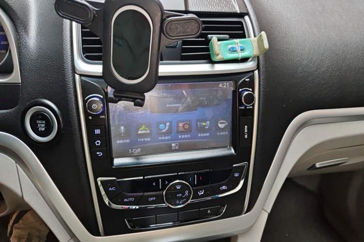 Used Geely Auto Emgrand 2014 Sedan 1.3T CVT Prestige Model Audio And AC Panel