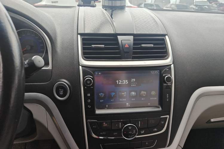 Used Geely Auto Emgrand 2014 Sedan 1.5L Manual Elite Model Audio And AC Panel