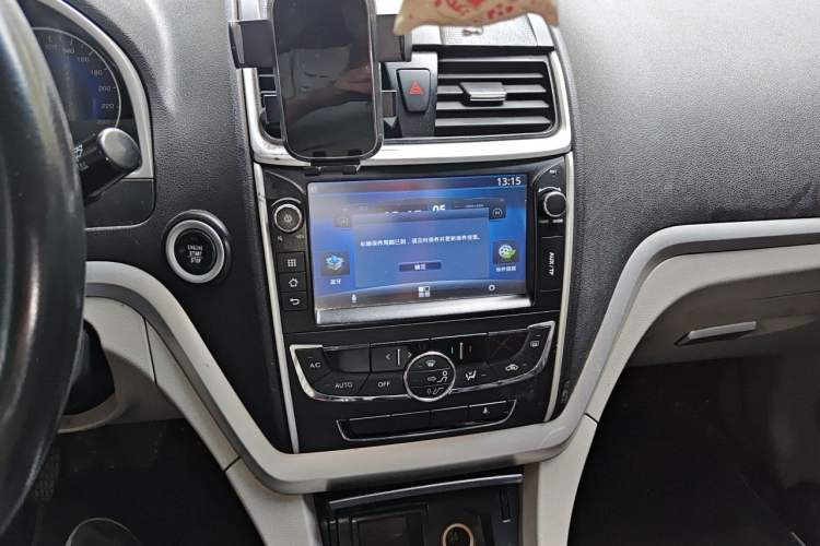 Used Geely Auto Emgrand 2014 Sedan 1.5L Manual Elite Model Audio And AC Panel