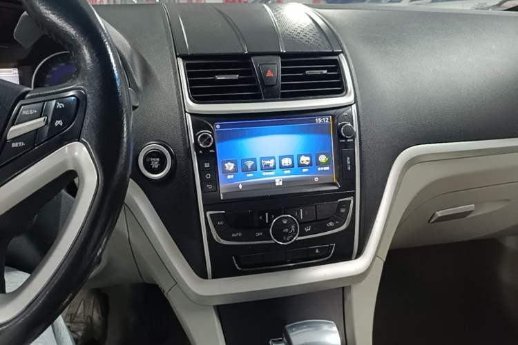 Used Geely Auto Emgrand 2014 Sedan 1.5L CVT Elite Model Audio And AC Panel