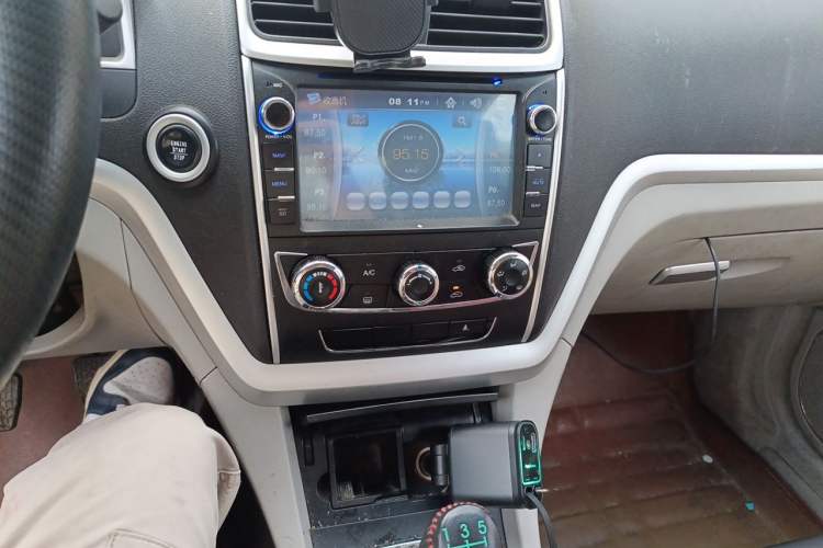 Used Geely Auto Emgrand 2014 Sedan 1.5L Manual Fashion Edition Audio And AC Panel