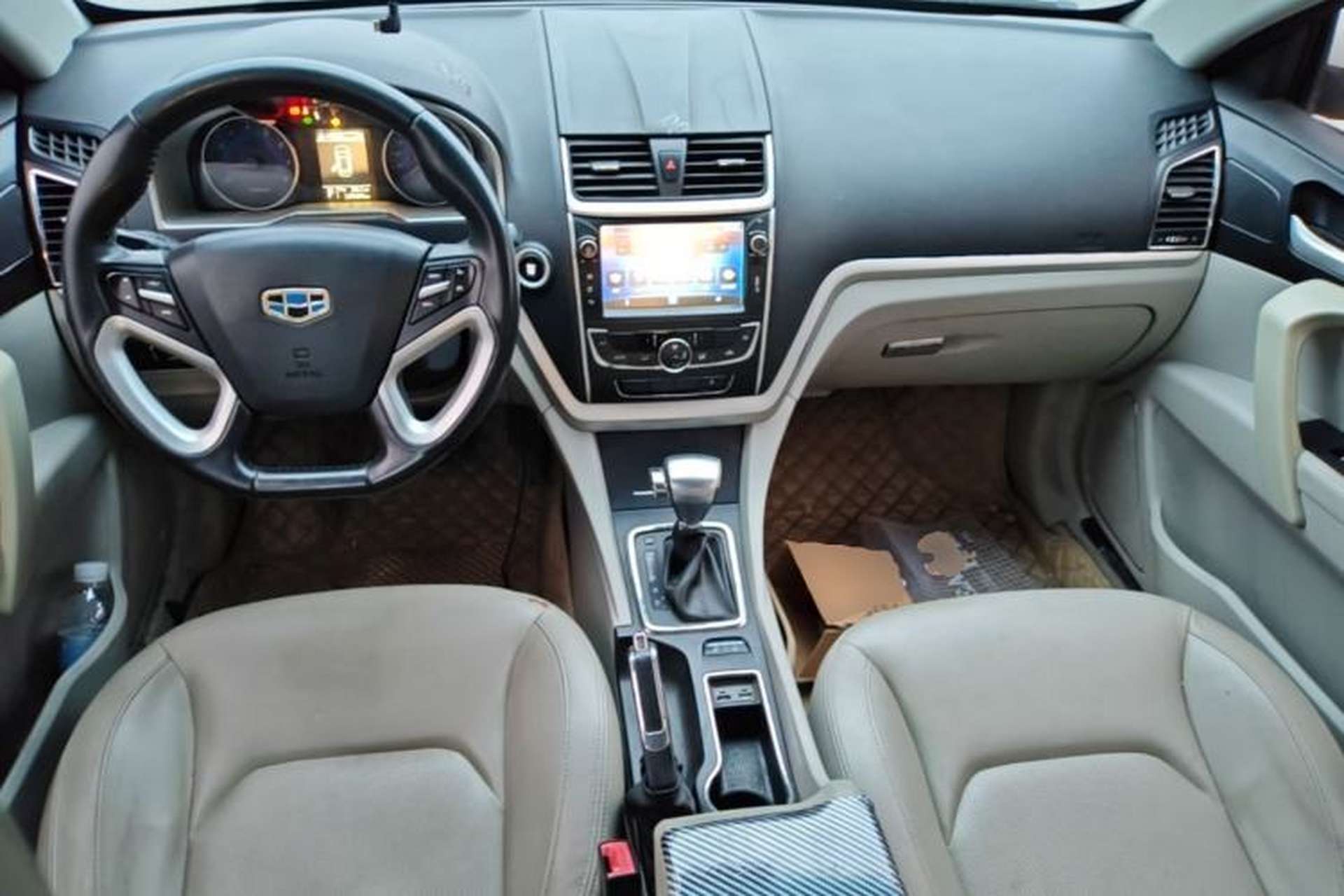 Used Geely Auto Emgrand 2014 Sedan 1.5L CVT Elite Model Center Console