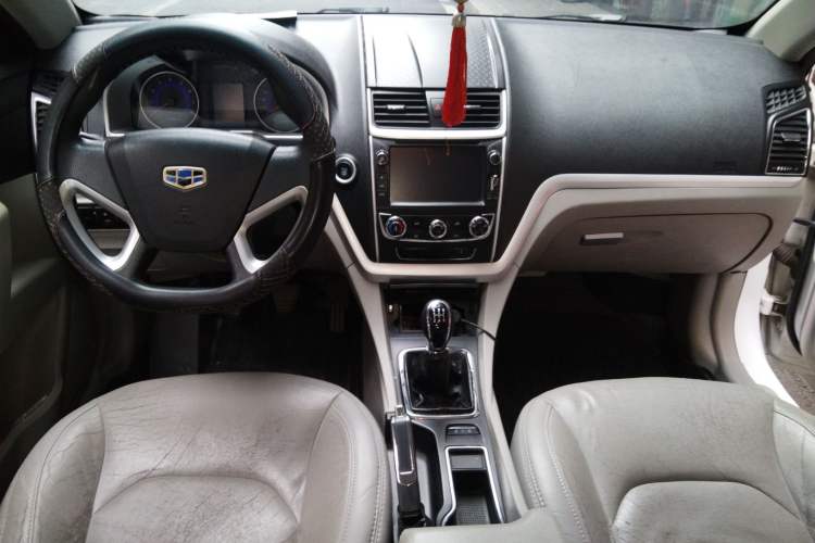 Used Geely Auto Emgrand 2014 Sedan 1.5L Manual Fashion Edition Center Console