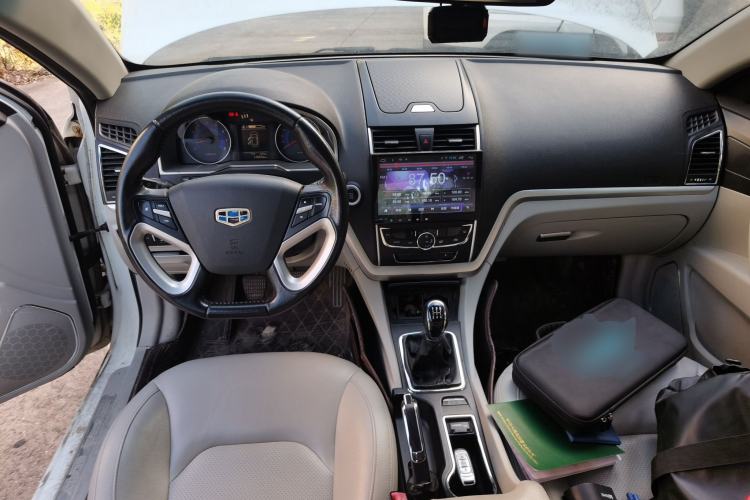 Used Geely Auto Emgrand 2014 Sedan 1.5L Manual Elite Model Center Console