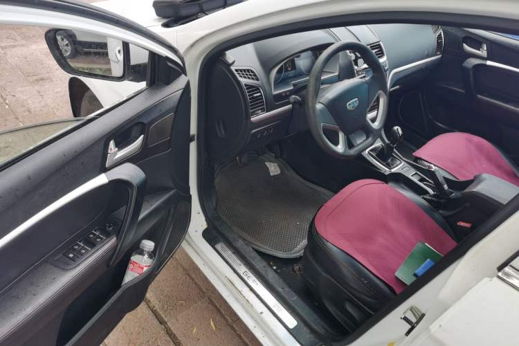 Used Geely Auto Emgrand 2014 Hatchback 1.5L Manual Fashion Edition Driver Seat
