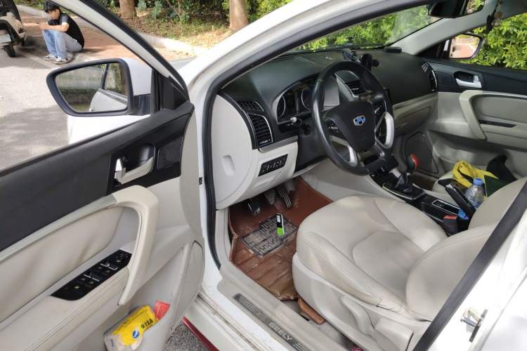 Used Geely Auto Emgrand 2014 Sedan 1.5L Manual Elite Model Driver Seat