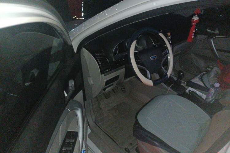 Used Geely Auto Emgrand 2014 Sedan 1.5L Manual Fashion Edition Driver Seat