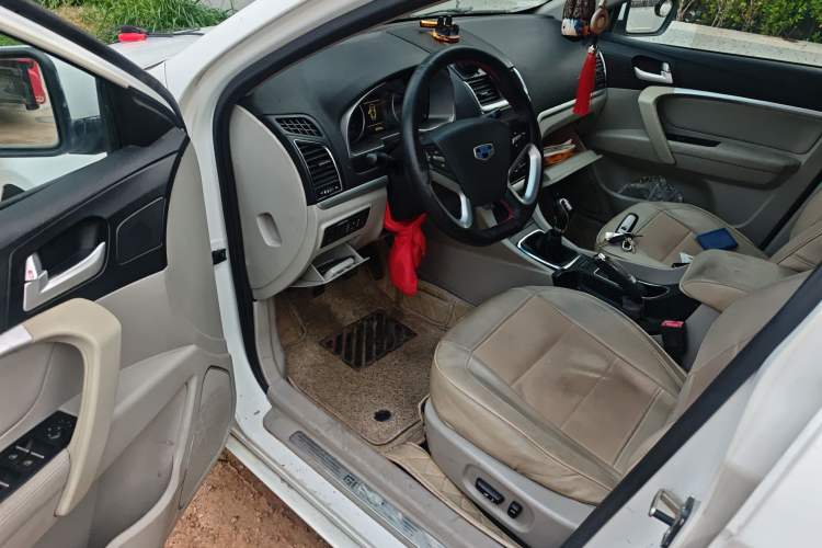 Used Geely Auto Emgrand 2014 Sedan 1.3T Manual Luxury Model Driver Seat