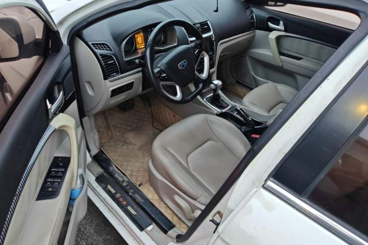 Used Geely Auto Emgrand 2014 Sedan 1.5L CVT Elite Model Driver Seat