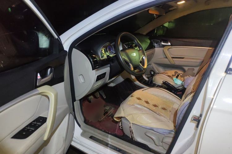 Used Geely Auto Emgrand 2014 Sedan 1.5L Manual Fashion Edition Driver Seat