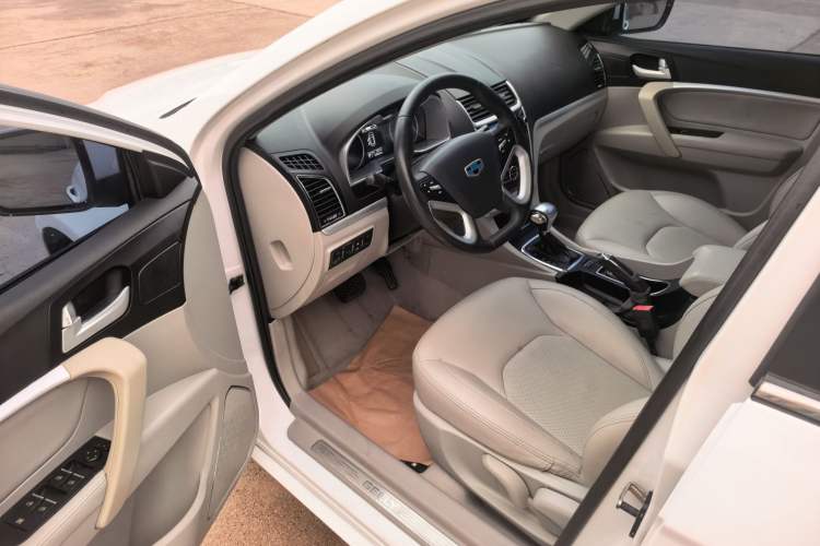 Used Geely Auto Emgrand 2014 Sedan 1.5L CVT Elite Model Driver Seat
