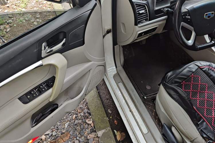 Used Geely Auto Emgrand 2014 Sedan 1.5L Manual Elite Model Driver Seat