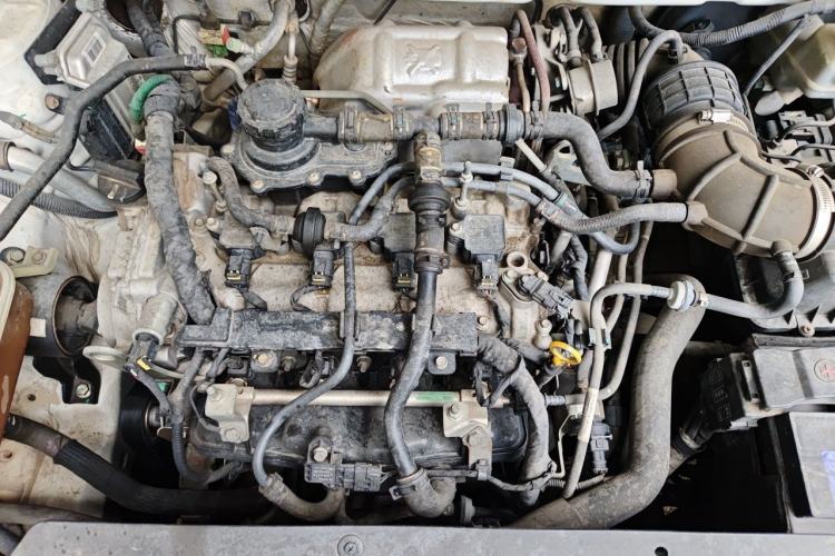 Used Geely Auto Emgrand 2014 Sedan 1.3T CVT Prestige Model Engine Bay