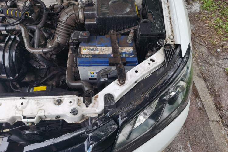 Used Geely Auto Emgrand 2014 Hatchback 1.5L Manual Fashion Edition Engine Bay Left