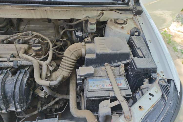 Used Geely Auto Emgrand 2014 Sedan 1.5L Manual Fashion Edition Engine Bay Left