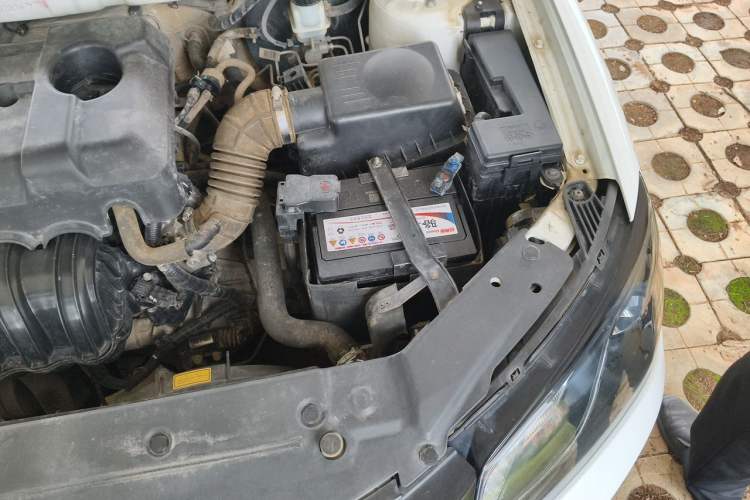 Used Geely Auto Emgrand 2014 Sedan 1.5L Manual Elite Model Engine Bay Left