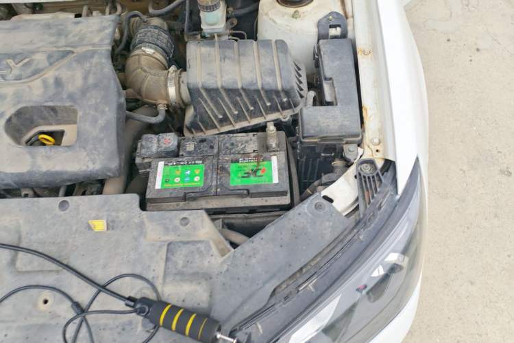 Used Geely Auto Emgrand 2014 Sedan 1.3T Manual Luxury Model Engine Bay Left