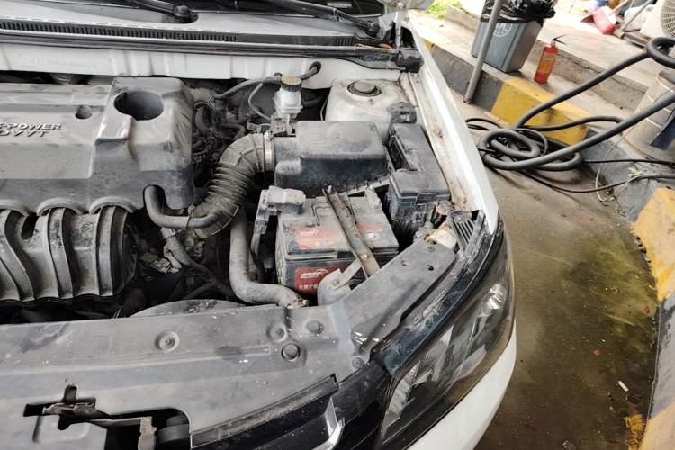 Used Geely Auto Emgrand 2014 Sedan 1.5L Manual Elite Model Engine Bay Left