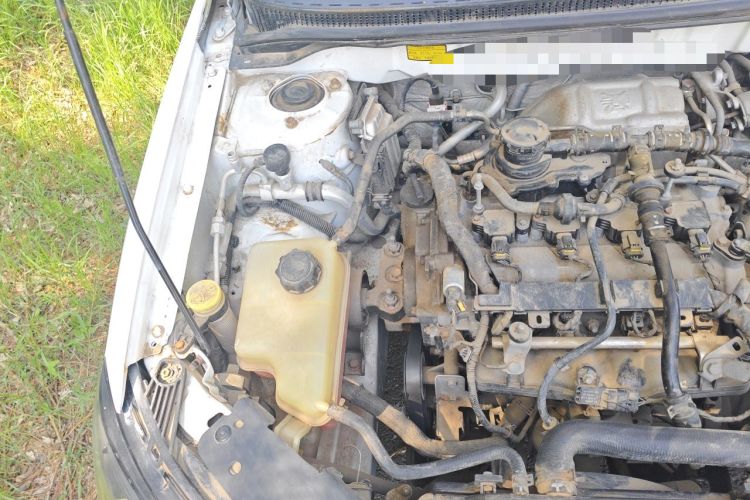 Used Geely Auto Emgrand 2014 Sedan 1.3T Manual Elite Model Engine Bay Right