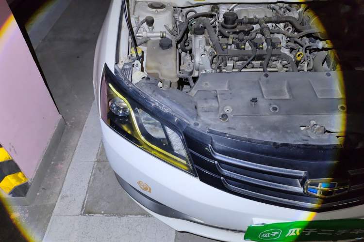 Used Geely Auto Emgrand 2014 Sedan 1.3T CVT Elite Model Engine Bay Right