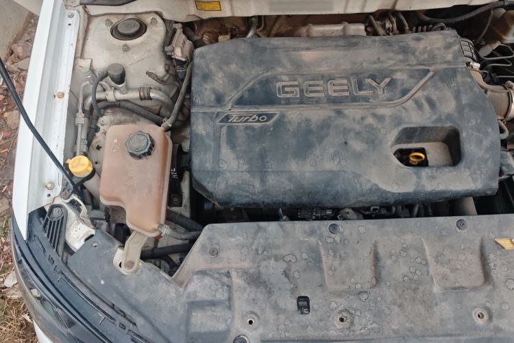 Used Geely Auto Emgrand 2014 Sedan 1.3T Manual Luxury Model Engine Bay Right