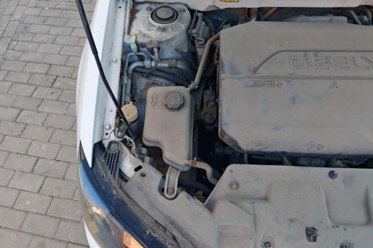 Used Geely Auto Emgrand 2014 Sedan 1.3T CVT Elite Model Engine Bay Right