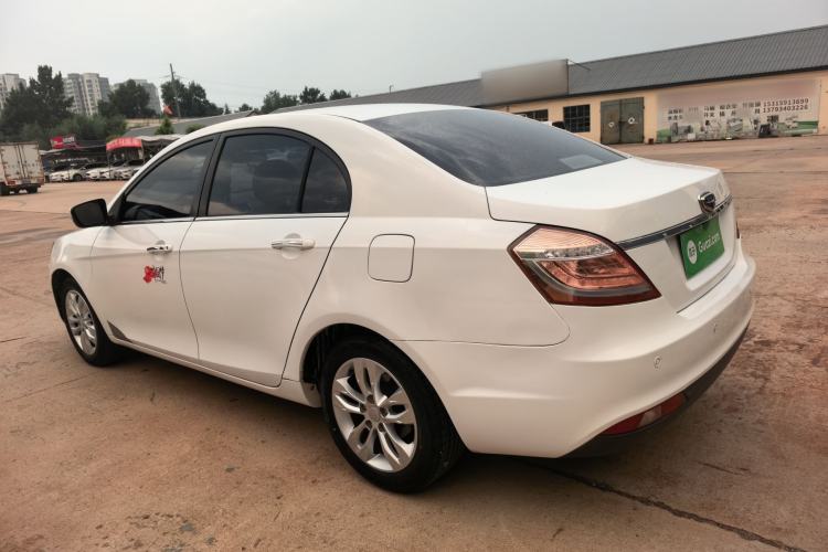 Used Geely Auto Emgrand 2014 Sedan 1.5L CVT Elite Model Exterior 4