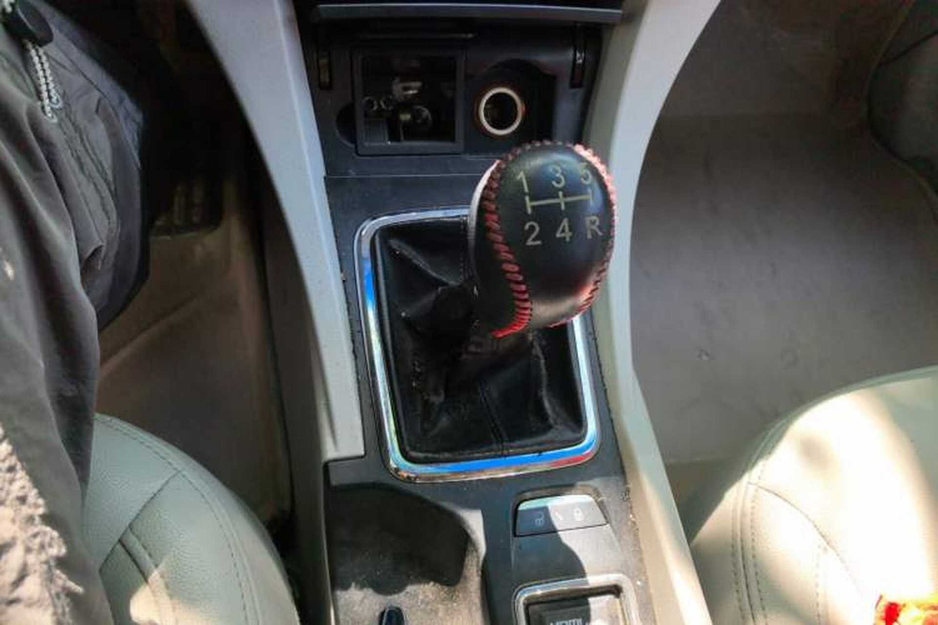 Used Geely Auto Emgrand 2014 Sedan 1.5L Manual Elite Model Gear Lever