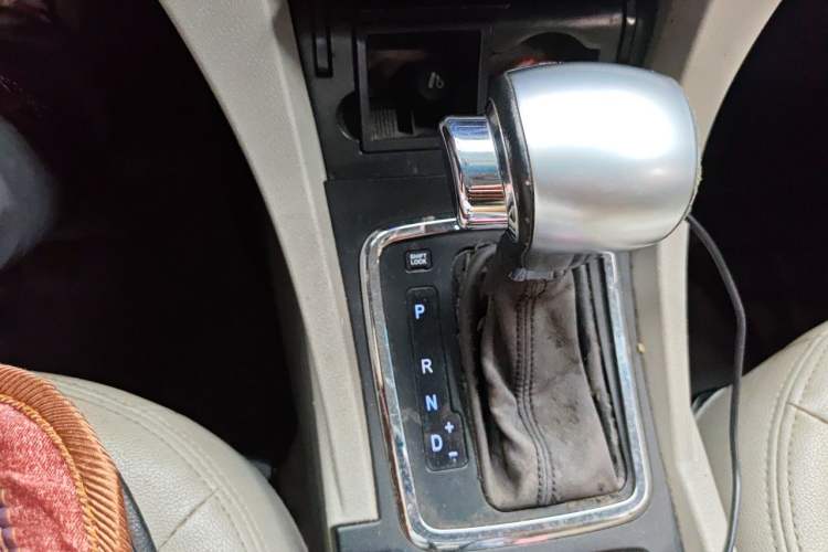 Used Geely Auto Emgrand 2014 Sedan 1.3T CVT Prestige Model Gear Lever