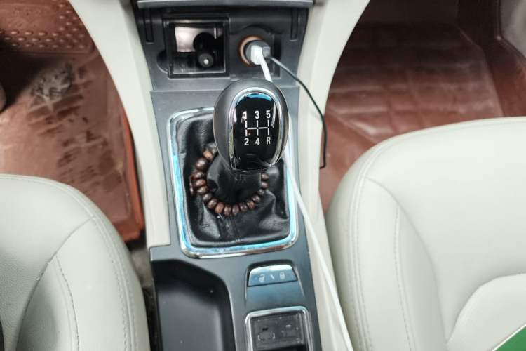 Used Geely Auto Emgrand 2014 Sedan 1.5L Manual Elite Model Gear Lever