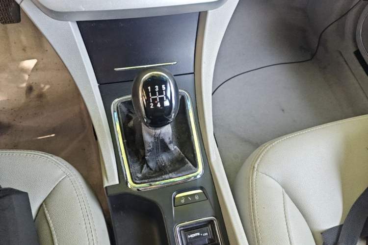 Used Geely Auto Emgrand 2014 Sedan 1.5L Manual Elite Model Gear Lever